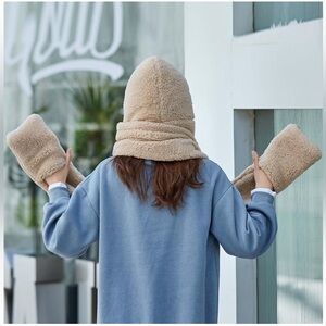 NEW•Cozy Tan Sherpa Hooded Scarf